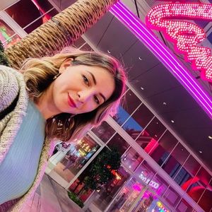 Meet your Posher, Alexandra